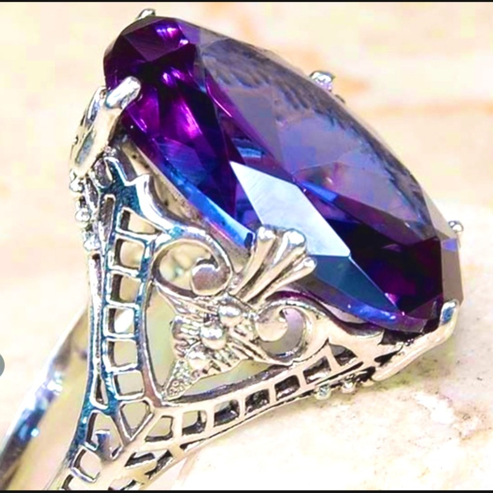 Stunning 6 CT Amethyst Stone size 10